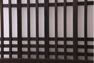 和製アンティーク　ヒノキ材　情緒ある雰囲気づくりにおすすめな大きなガラス入り格子戸(蔵戸、玄関戸)