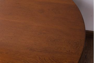ビンテージ家具　ヴィンテージ　ナラ材　脚のデザインが印象的なコーヒーテーブル(ラウンドテーブル、サイドテーブル)