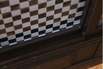 和製アンティーク　ラフジュ工房オリジナルガラス入り　モダンな雰囲気漂う本箱(収納棚、キャビネット)