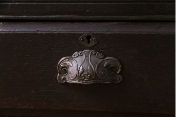 和製アンティーク　ラフジュ工房オリジナルガラス入り　モダンな雰囲気漂う本箱(収納棚、キャビネット)