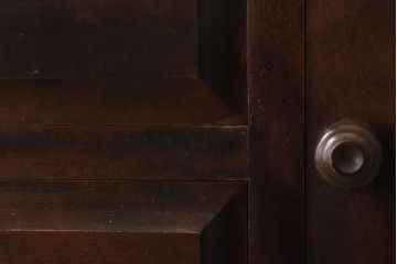 リメイク　北海道民芸家具　落ち着いた木の質感が感じられるサイドボード(リビングボード、チェスト、引き出し)