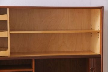 ヴィンテージ家具　北欧ビンテージ　デンマーク　レトロにもモダンにもおすすめの作業台付きキャビネット(ダイニングボード、サイドキャビネット)