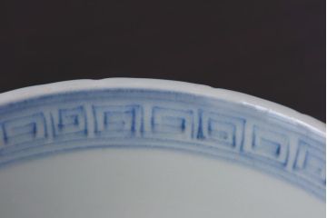 古民具・骨董　幕末明治期　大きく描かれた文様が目を引く蓋付茶碗(和食器)2客セット(1)