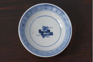 古民具・骨董　幕末明治期　大きく描かれた文様が目を引く蓋付茶碗(和食器)2客セット(2)
