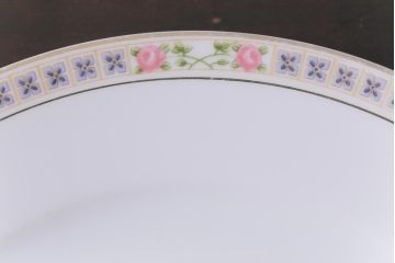 日本陶器　オールドノリタケ(Noritake、則武)　淡い色の小花が愛らしいプレート(皿)3枚セット(2)