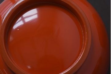 金彩の桐紋が存在感を放つ蓋付き木製椀(漆器、和食器)5客セット