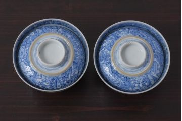 古民具・骨董　幕末明治期　線描染付　細かな図柄が味わい深い蓋付茶碗(和食器)2客セット(1)