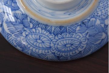 古民具・骨董　幕末明治期　線描染付　細かな図柄が味わい深い蓋付茶碗(和食器)2客セット(1)