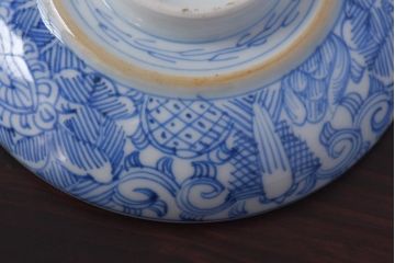 古民具・骨董　幕末明治期　線描染付　細かな図柄が味わい深い蓋付茶碗(和食器)2客セット(1)