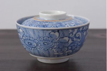 古民具・骨董　幕末明治期　線描染付　細かな図柄が味わい深い蓋付茶碗(和食器)2客セット(3)
