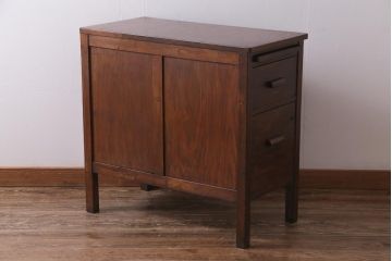 レトロ家具　昭和レトロ　ナラ材　味わい深い風合いが魅力の作業台付きサイドチェスト(サイドキャビネット)