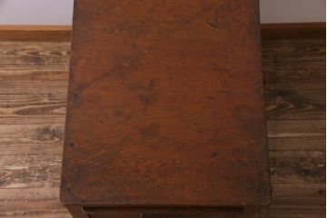 レトロ家具　昭和レトロ　ナラ材　味わい深い風合いが魅力の作業台付きサイドチェスト(サイドキャビネット)