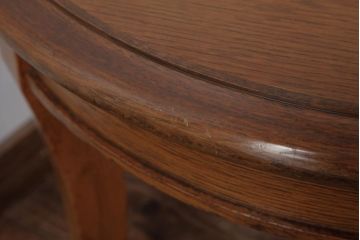 中古　天童木工　温もりのある風合いが魅力の小振りなラウンドテーブル(サイドテーブル、カフェテーブル)(1)