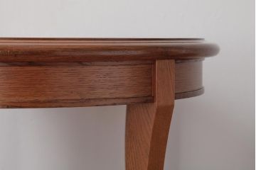 中古　天童木工　温もりのある風合いが魅力の小振りなラウンドテーブル(サイドテーブル、カフェテーブル)(2)