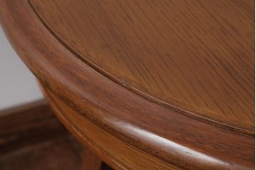 中古　天童木工　温もりのある風合いが魅力の小振りなラウンドテーブル(サイドテーブル、カフェテーブル)(2)