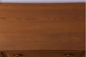 ヴィンテージ家具　イギリスビンテージ　ERCOL(アーコール)　キャスター付きウィンザーサイドボード(収納棚、リビングボード)