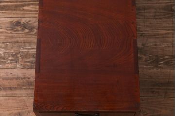 アンティーク家具　和製アンティーク　三方ケヤキ材　漆塗り　両面使いができる上品な小引き出し