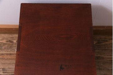 アンティーク家具　和製アンティーク　三方ケヤキ材　漆塗り　両面使いができる上品な小引き出し