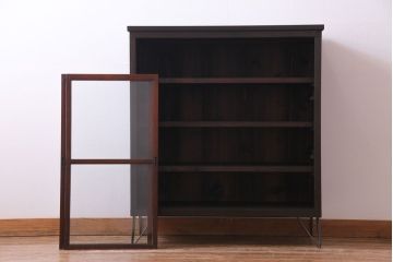 アンティーク家具　和製アンティーク　鉄脚付き　和モダンにおすすめな味わいのあるリメイク戸棚(収納棚、飾り棚)