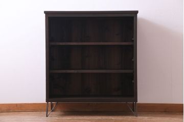 アンティーク家具　和製アンティーク　鉄脚付き　和モダンにおすすめな味わいのあるリメイク戸棚(収納棚、飾り棚)