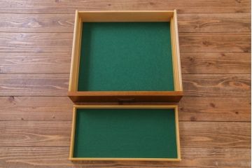 デンマーク家具　チーク材　横付きの脚が個性的なビンテージサイドボード(収納棚、リビングボード)