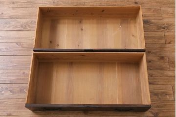 アンティーク家具　和製アンティーク　大正期　ケヤキ材　モールガラス　味わい感じる佇まいがお洒落な収納棚(戸棚、キャビネット)