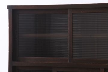 アンティーク家具　和製アンティーク　大正期　ケヤキ材　モールガラス　味わい感じる佇まいがお洒落な収納棚(戸棚、キャビネット)