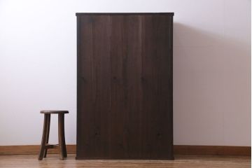 アンティーク家具　和製アンティーク　大正期　ケヤキ材　モールガラス　味わい感じる佇まいがお洒落な収納棚(戸棚、キャビネット)