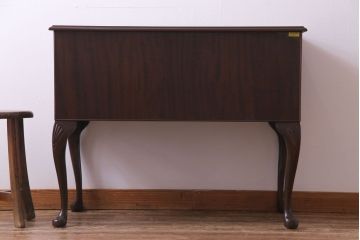 ヴィンテージ家具　イギリスビンテージ　ウォールナット　上品な佇まいが素敵なニーホールデスク(コンソールテーブル、両袖机)
