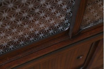 レトロ家具　昭和レトロ　縞黒檀材　麻の葉模様　和の風情感じる上質な茶箪笥(収納棚、戸棚、茶棚)