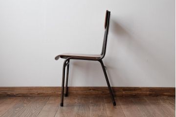 ヴィンテージ家具　ヨーロッパビンテージ　レトロな佇まいのスクールチェア(鉄脚チェア、椅子)