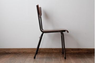 ヴィンテージ家具　ヨーロッパビンテージ　レトロな佇まいのスクールチェア(鉄脚チェア、椅子)