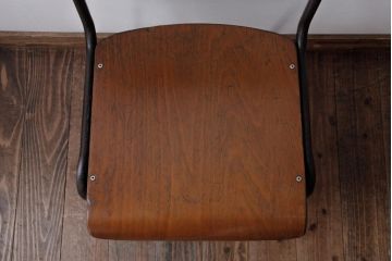 ヴィンテージ家具　ヨーロッパビンテージ　レトロな佇まいのスクールチェア(鉄脚チェア、椅子)