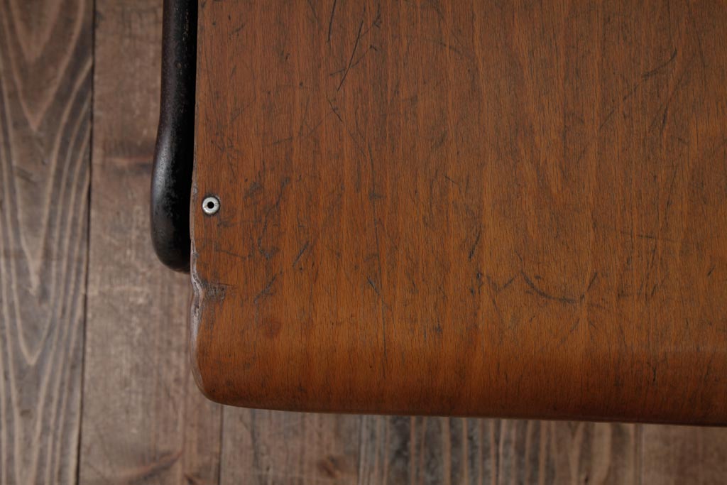 ヴィンテージ家具　ヨーロッパビンテージ　レトロな佇まいのスクールチェア(鉄脚チェア、椅子)