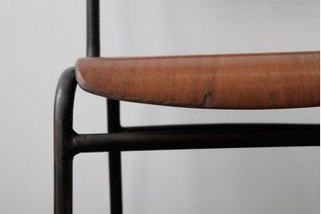ヴィンテージ家具　ヨーロッパビンテージ　レトロな佇まいのスクールチェア(鉄脚チェア、椅子)