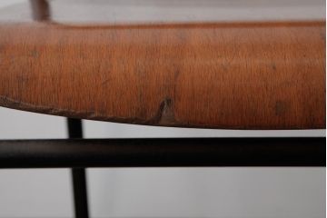 ヴィンテージ家具　ヨーロッパビンテージ　レトロな佇まいのスクールチェア(鉄脚チェア、椅子)