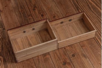 レトロ家具　昭和レトロ　古い木の風合いが味わい深い小引き出し(引き出し)