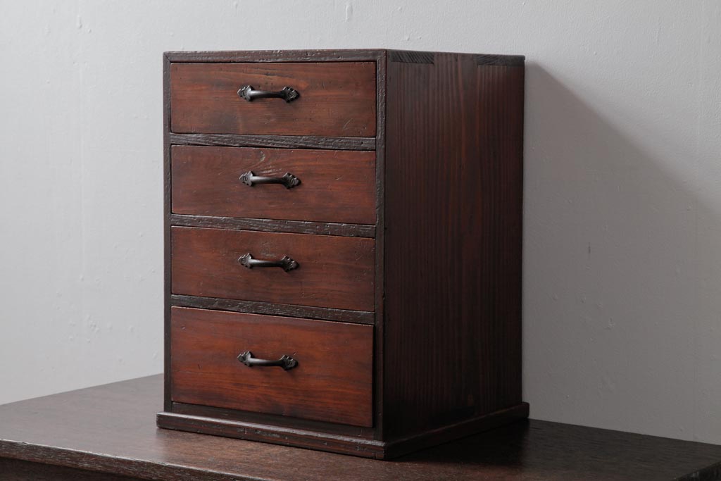 アンティーク家具　和製アンティーク　シンプルで味わいのある小引き出し(卓上収納)