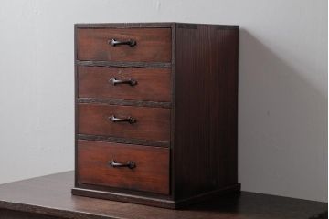 アンティーク家具　和製アンティーク　シンプルで味わいのある小引き出し(卓上収納)