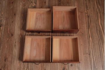 アンティーク家具　和製アンティーク　シンプルで味わいのある小引き出し(卓上収納)