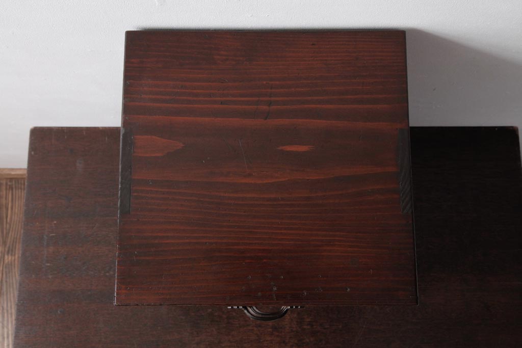 アンティーク家具　和製アンティーク　シンプルで味わいのある小引き出し(卓上収納)