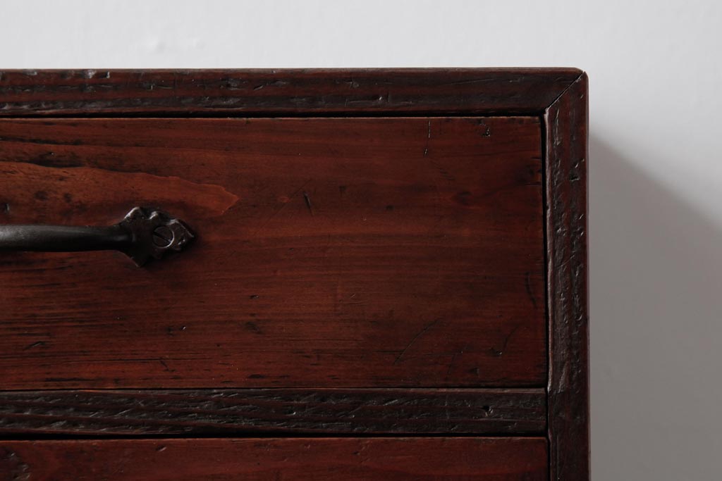 アンティーク家具　和製アンティーク　シンプルで味わいのある小引き出し(卓上収納)