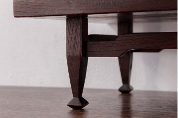 アンティーク雑貨　和製アンティーク　総ケヤキ材　そろばんの玉のような脚の形が印象的な花台(飾り台)