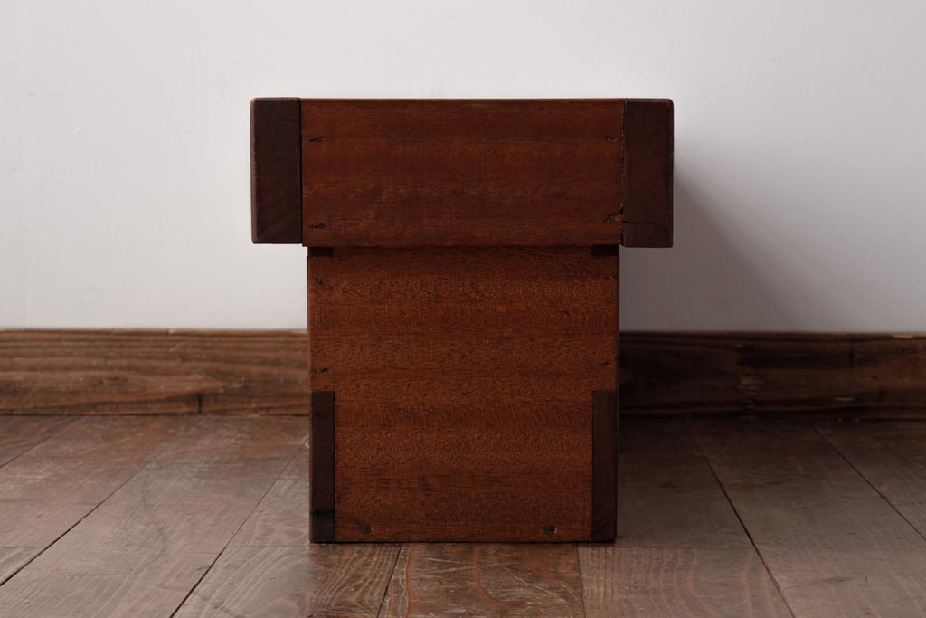 アンティーク雑貨　昭和中期　ラワン材　レトロな雰囲気の小物入れ(収納、花台、飾り台)