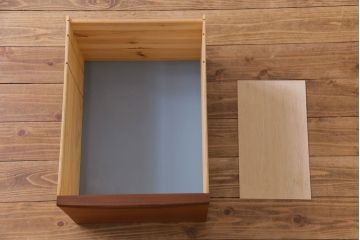 ヴィンテージ家具　北欧ビンテージ　シンプルなデザインの引き出し付きワークデスク(片袖机、在宅ワーク、在宅用)