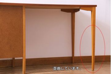 ヴィンテージ家具　北欧ビンテージ　シンプルなデザインの引き出し付きワークデスク(片袖机、在宅ワーク、在宅用)