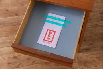 ヴィンテージ家具　北欧ビンテージ　シンプルなデザインの引き出し付きワークデスク(片袖机、在宅ワーク、在宅用)