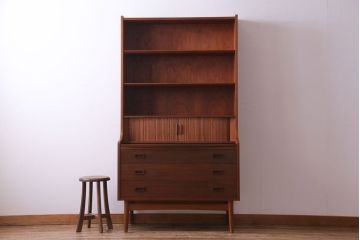 ヴィンテージ家具　北欧ビンテージ　デンマーク　作業台付き　お気に入りを並べて使えるカップボード(ブックシェルフ、陳列棚、オープンラック)