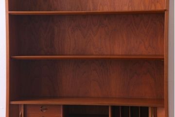 ヴィンテージ家具　北欧ビンテージ　デンマーク　作業台付き　お気に入りを並べて使えるカップボード(ブックシェルフ、陳列棚、オープンラック)