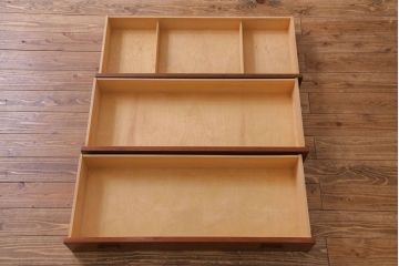 ヴィンテージ家具　北欧ビンテージ　デンマーク　作業台付き　お気に入りを並べて使えるカップボード(ブックシェルフ、陳列棚、オープンラック)